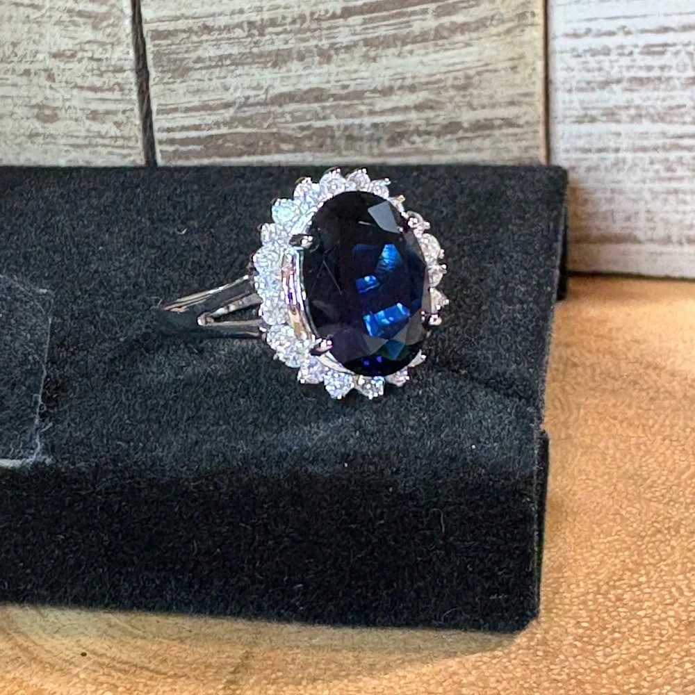 Avon 925 Princess Diana Ring 💙